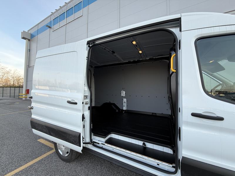 Ford E-Transit - Foto 6